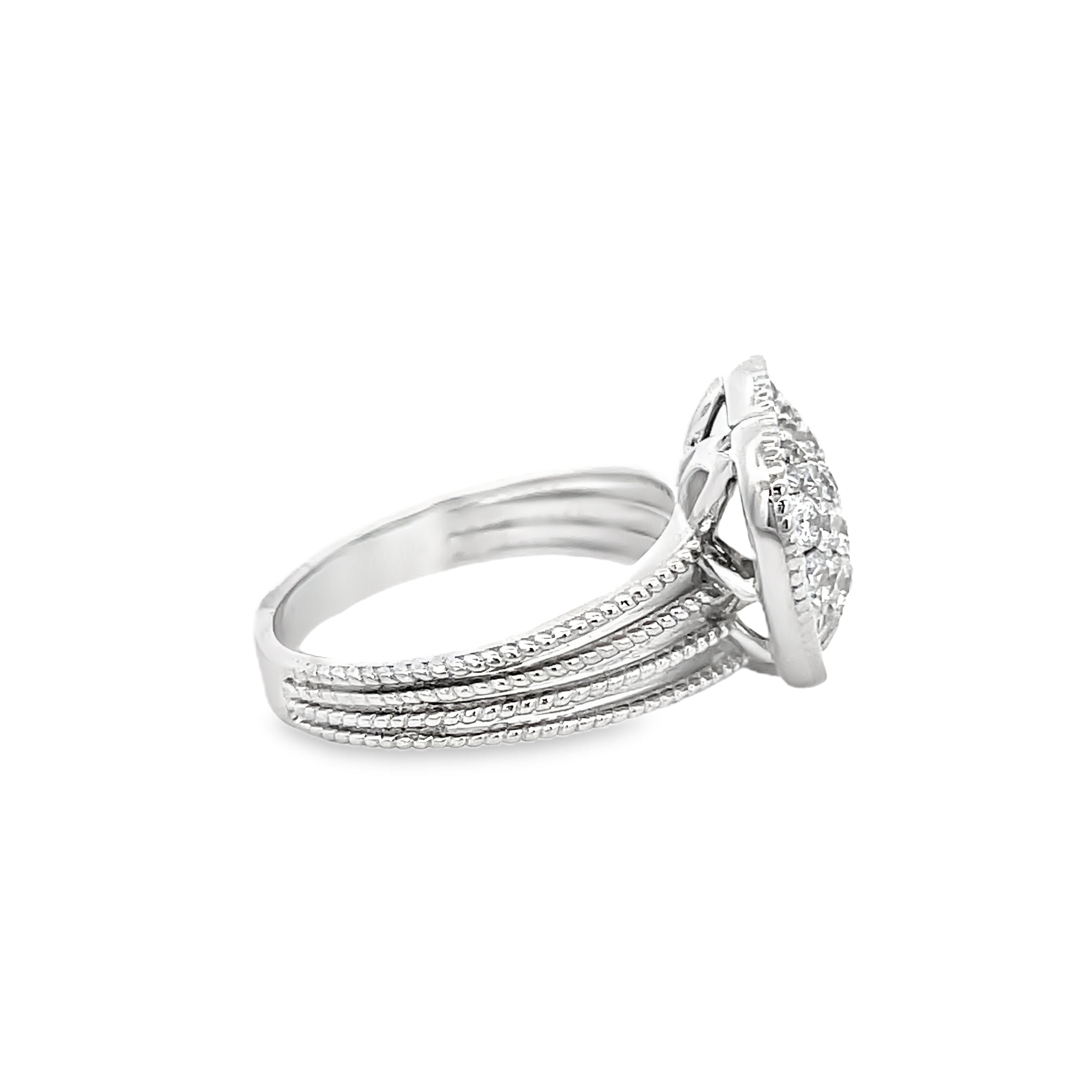 14KT WHITE GOLD ROUND BRILLIANT CUT DIAMOND HEART SHAPE RING