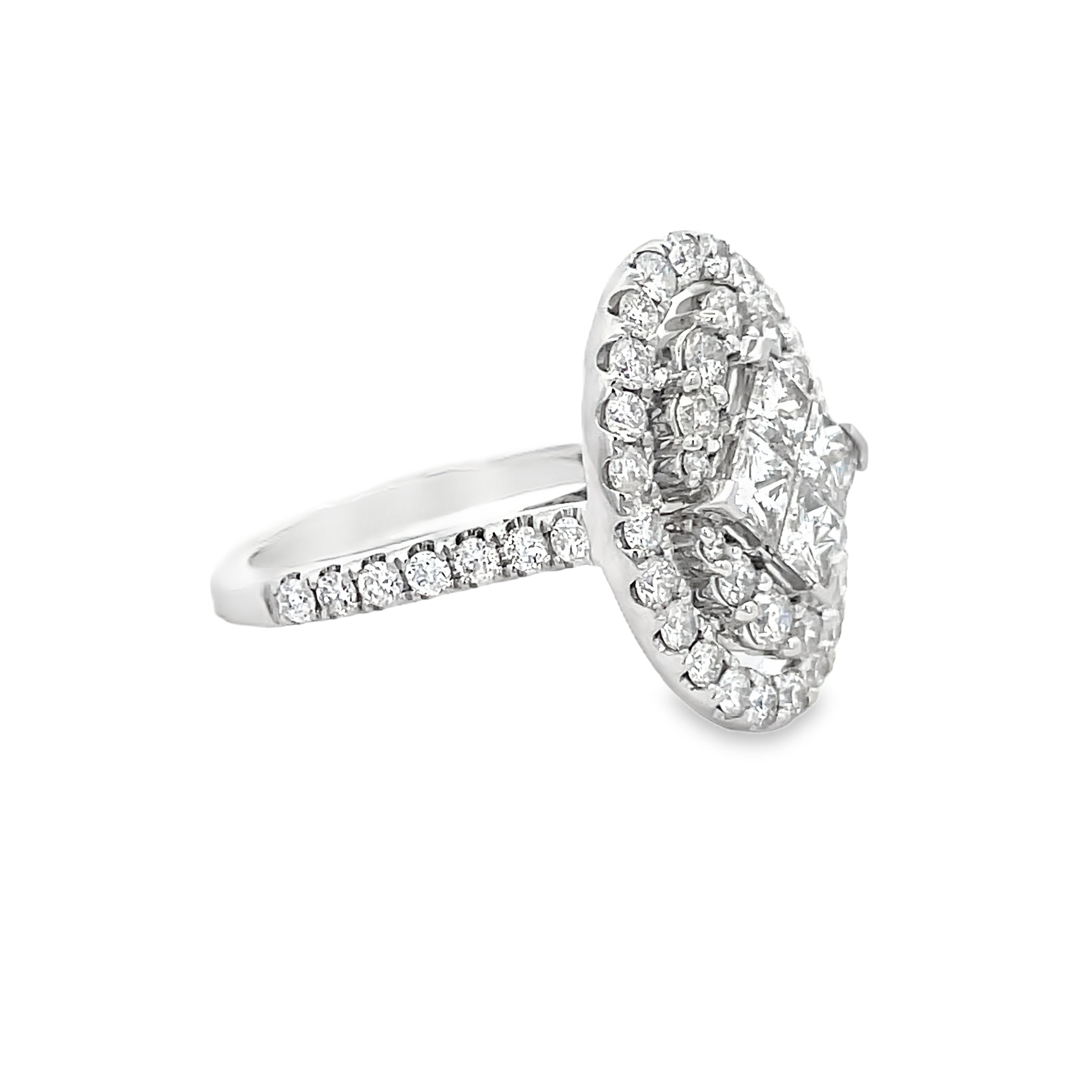 14KT WHITE GOLD PRINCESS CUT & ROUND BRILLIANT CUT DIAMOND RING