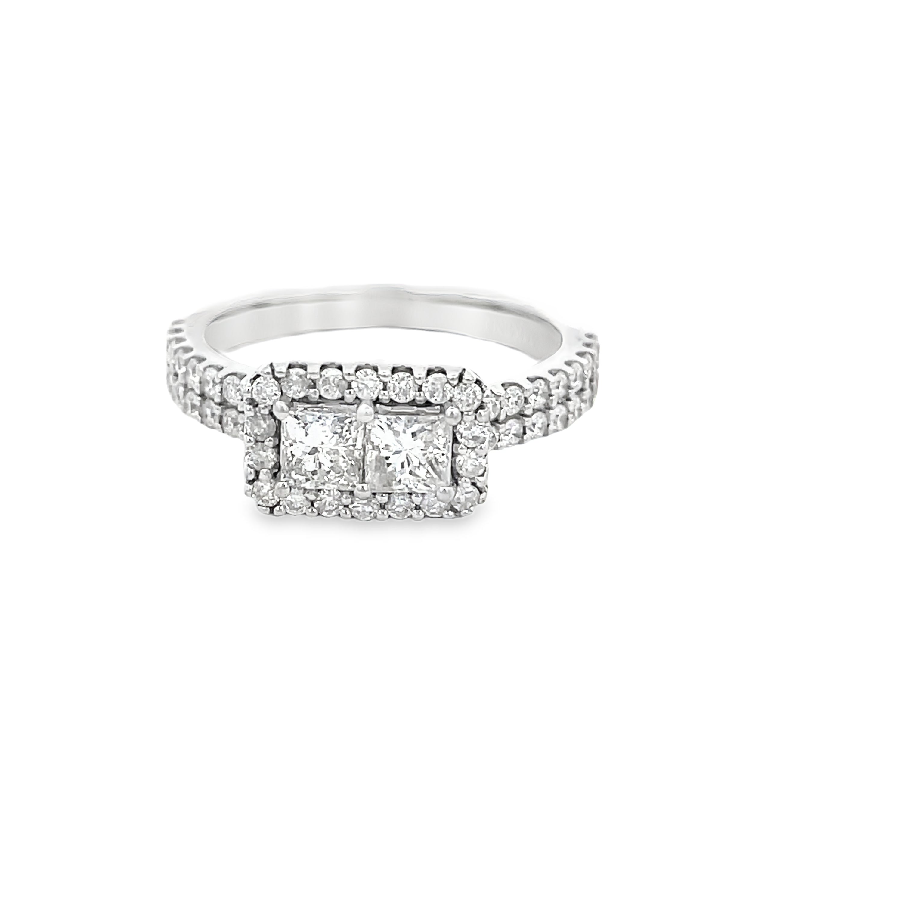 14KT WHITE GOLD PRINCESS CUT DIAMOND & ROUND BRILLIANT CUT DIAMOND RING